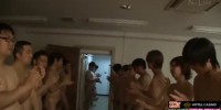 [일본야동] 수십명의 남자들에게 좆물받이 육변기가 되어서 보지도 따먹히고 사까시 열심히해주는 야동배우
